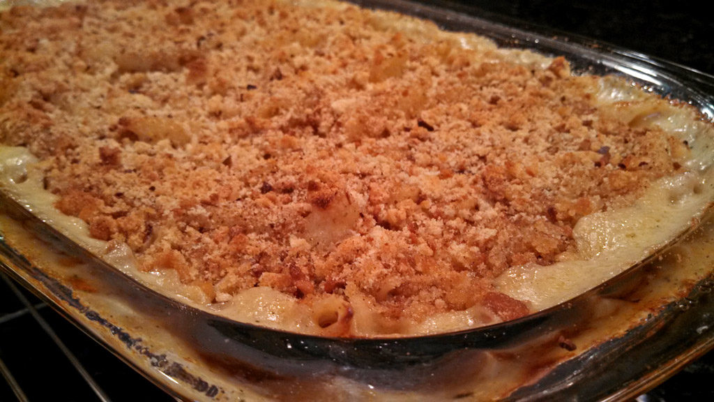 bubbling hot adult mac and cheese