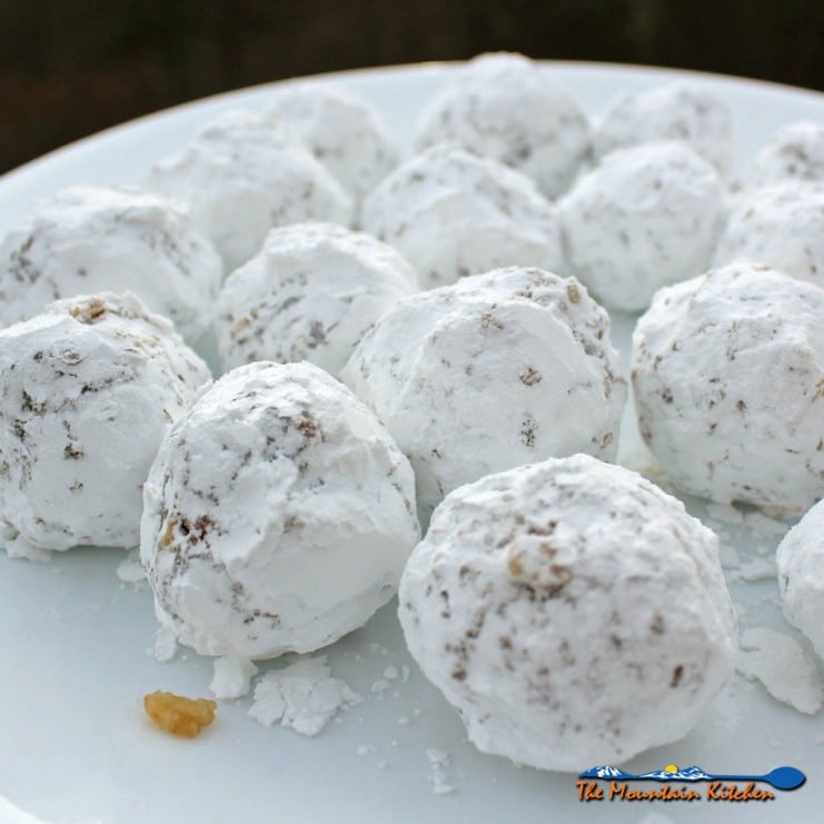 Mama Rosa's Date Nut Balls