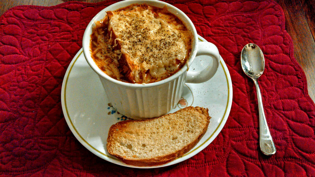 Healthy French Onion Soup ready to eat