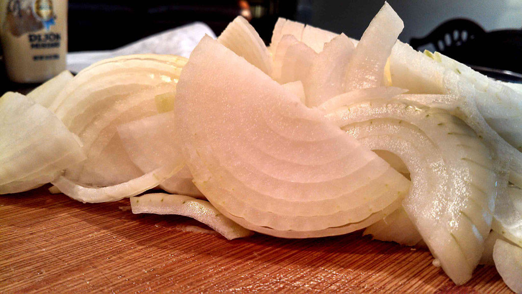 sliced onions