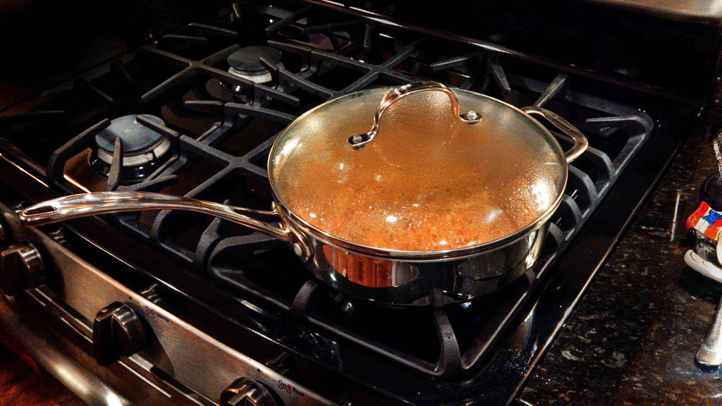 simmering pan with lid