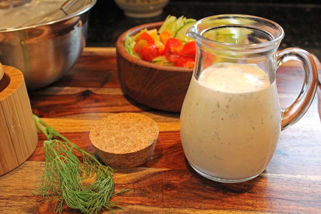 Discover the freshness of making your own salad dressing at home.This creamy homemade ranch dressing uses fresh ingredients without preservatives. | TheMountainKitchen.com