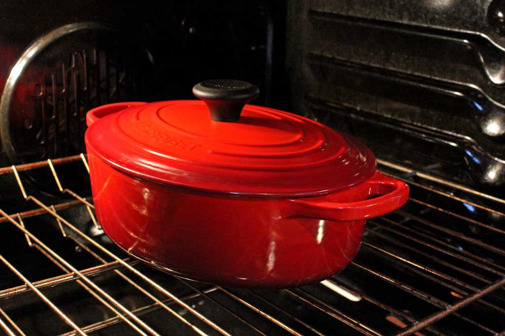 Dutch-oven in oven