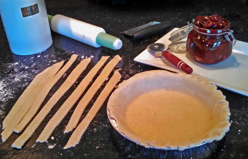 This is the perfect pie crust! It's a flaky and delicious pie crust made with chilled butter and shortening comes out perfect every time. Let's make pie! | TheMountainKtichen.com
