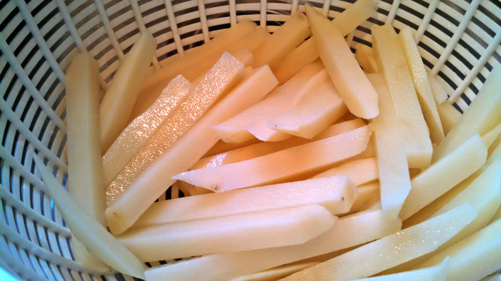 draining french fries before cooking