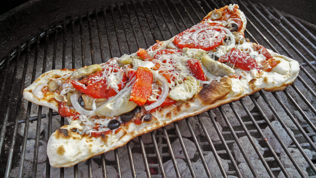 grilled veggie pizza on grill
