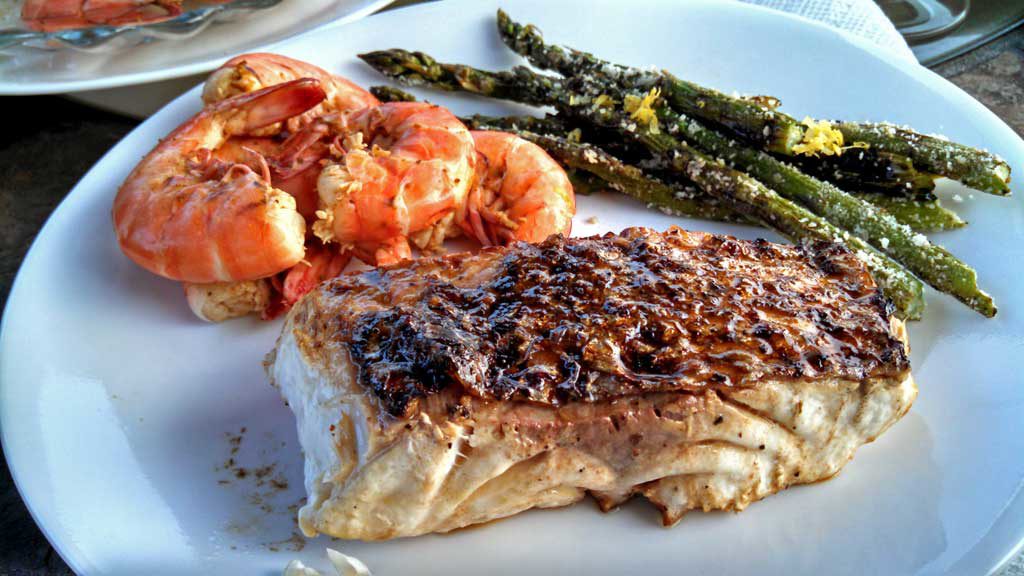 What can I say, we love us some seafood!! We started our "Staycation" a couple of weeks ago by indulging in our some of our favorites. | TheMountainKitchen.com