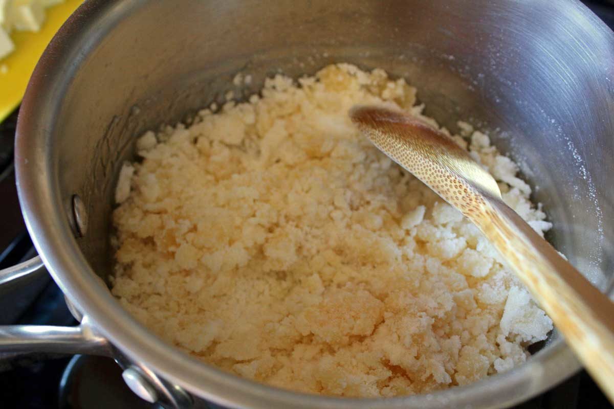 sugar clumping in saucepan
