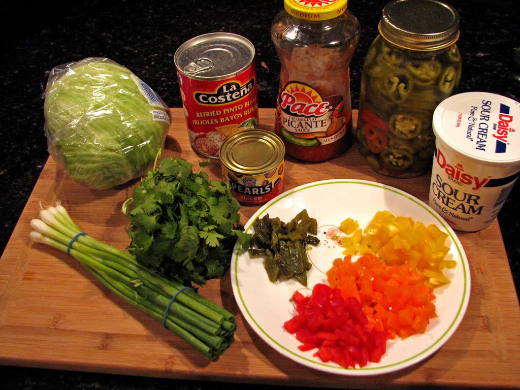 ingredients to make Mexican Refried Bean Pizza
