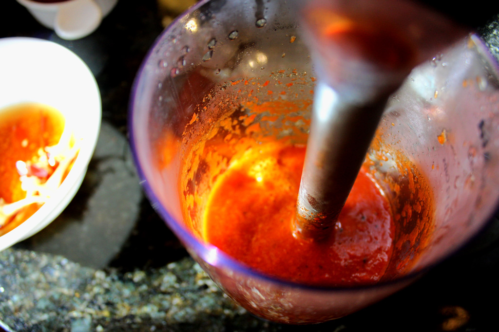 immersion blender pureeing chilies