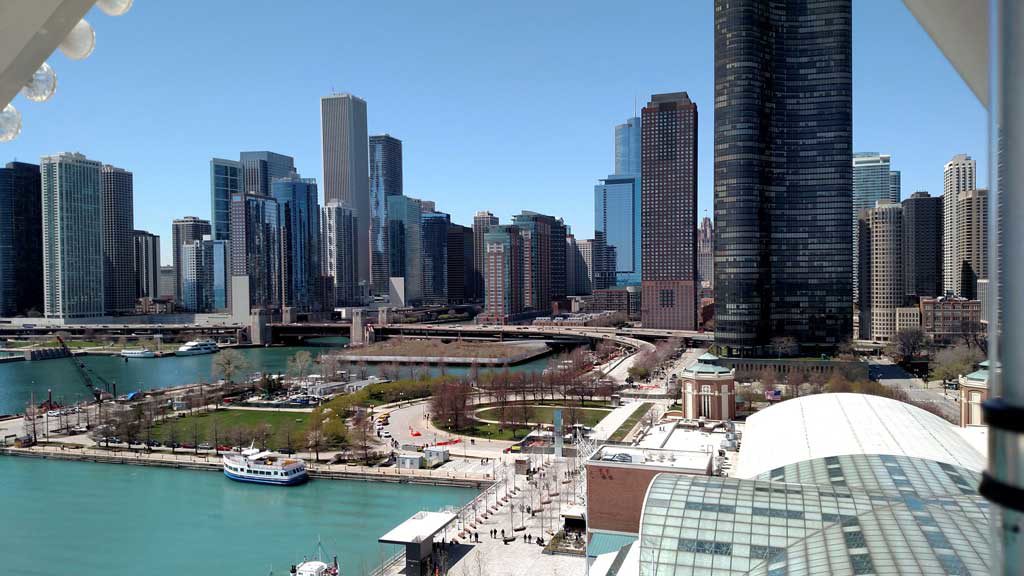 What a great trip to The Windy City! Time sort of stood still for a little while, and we were able to have fun and relax. Read about Chicago unplanned! | TheMountainKitchen.com