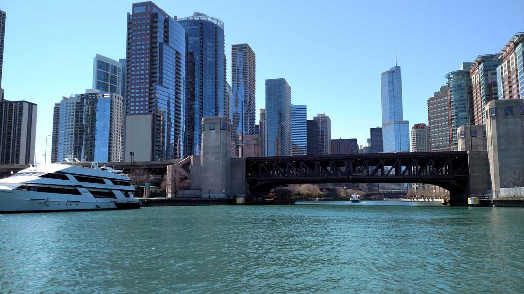 What a great trip to The Windy City! Time sort of stood still for a little while, and we were able to have fun and relax. Read about Chicago unplanned! | TheMountainKitchen.com