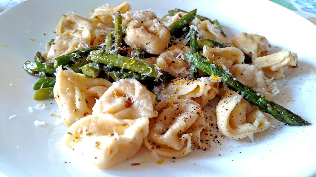 This simple spring pasta dish of Brown Butter Tortellini with Toasted Garlic and Asparagus is rich with nutty brown butter that packs big flavor. | TheMountainKitchen.com