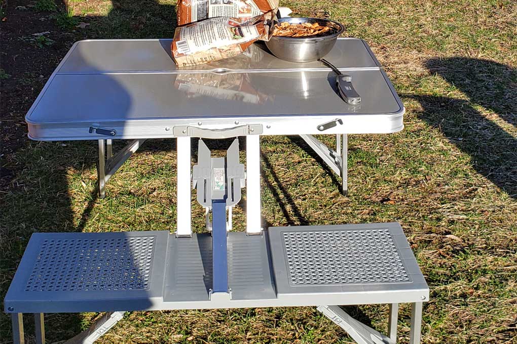 foldable picnic table for workspace