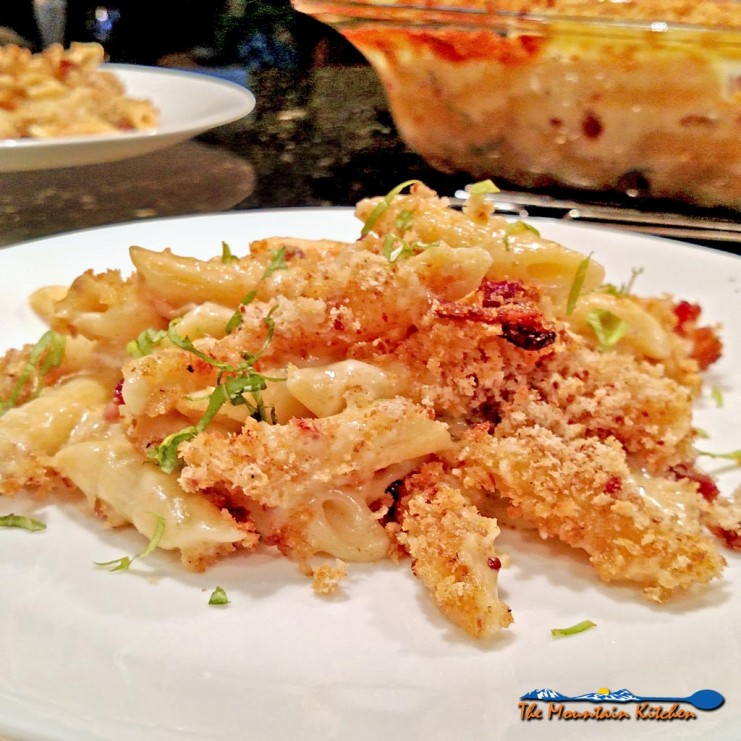 This BACON mac and cheese is not your ordinary macaroni and cheese! This mac and cheese is made with three cheeses, and crispy bacon for added flavor. OMG! | TheMountainKitchen.com