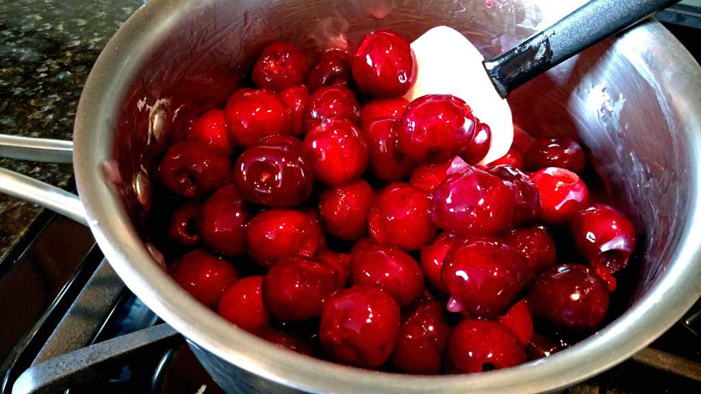 Easy to make, with fresh sweet cherries, these easy mini cherry pies are just as delicious as a full size pie, only cuter! | TheMountainKitchen.com