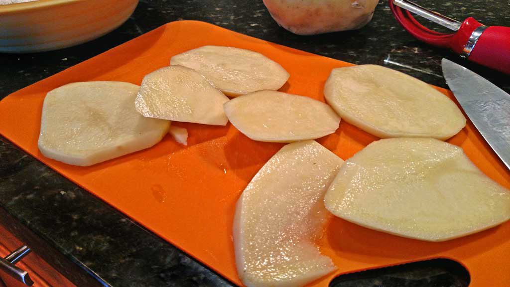 Potatoes are one of the most versatile vegetables on this planet. These battered potatoes are simple, delicious and easy to prepare. | TheMountainKitchen.com