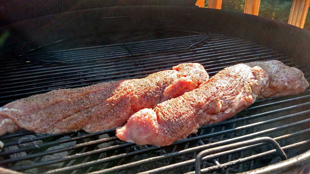 Sriracha orange marmalade pork tenderloin with a spicy sriracha orange marmalade sauce that has just the right amount of spice, tang and sweetness. | TheMountainKitchen.com