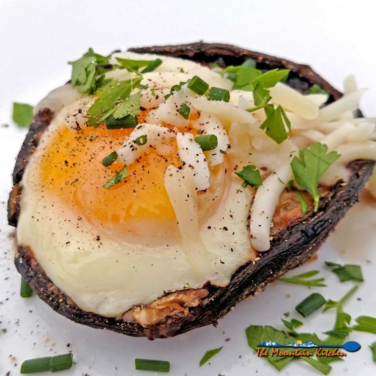 mushroom caps with baked eggs
