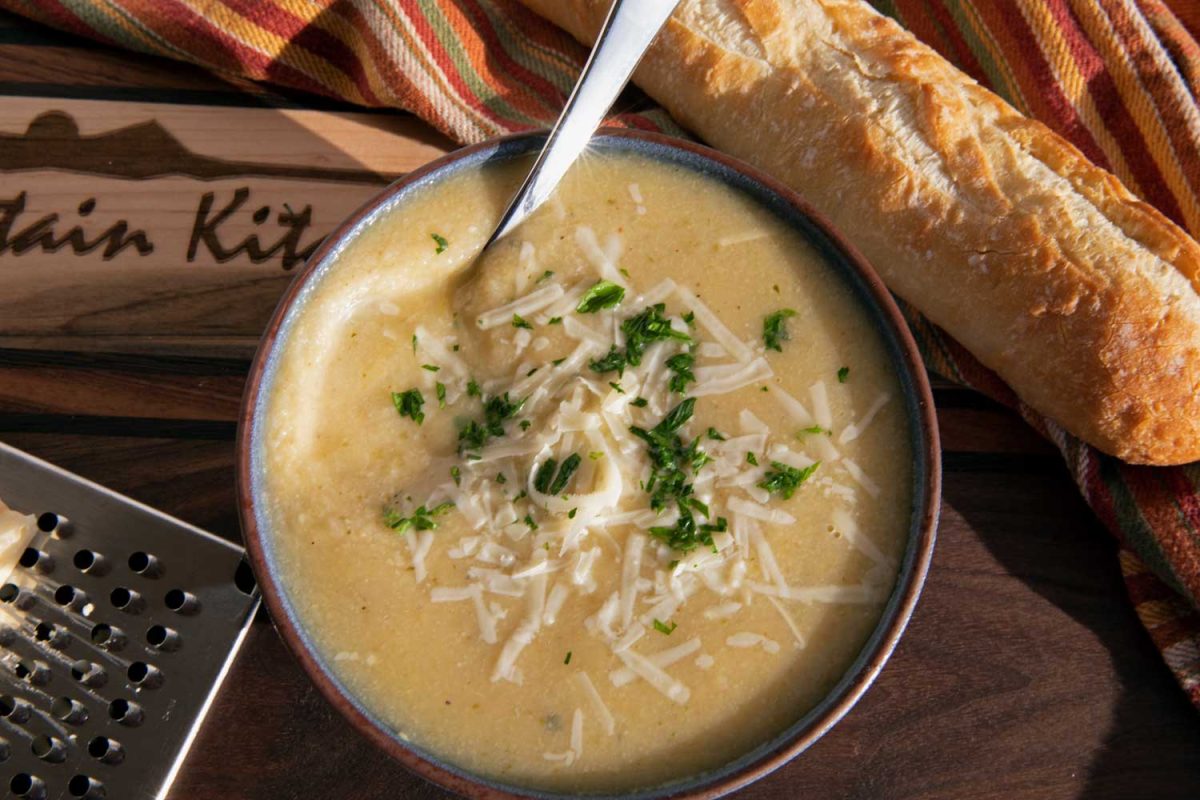bowl of roasted cauliflower soup
