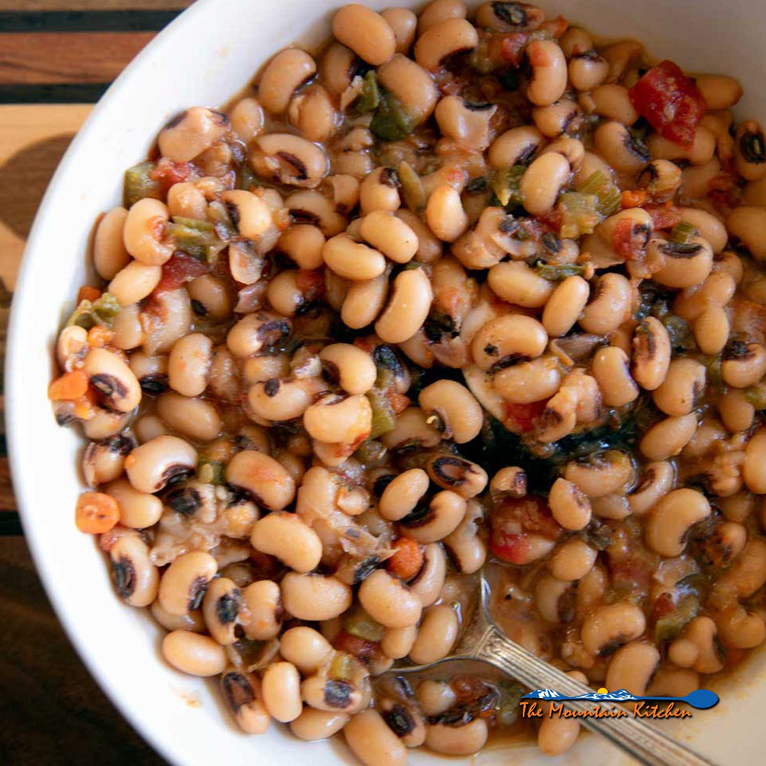 Hoppin' John in bowl ready to eat
