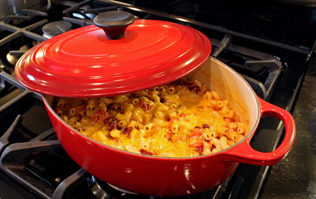 Cajun chili mac in Dutch oven