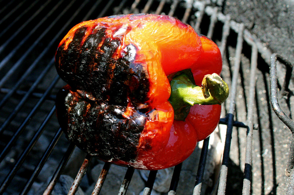 roasted red pepper on grill