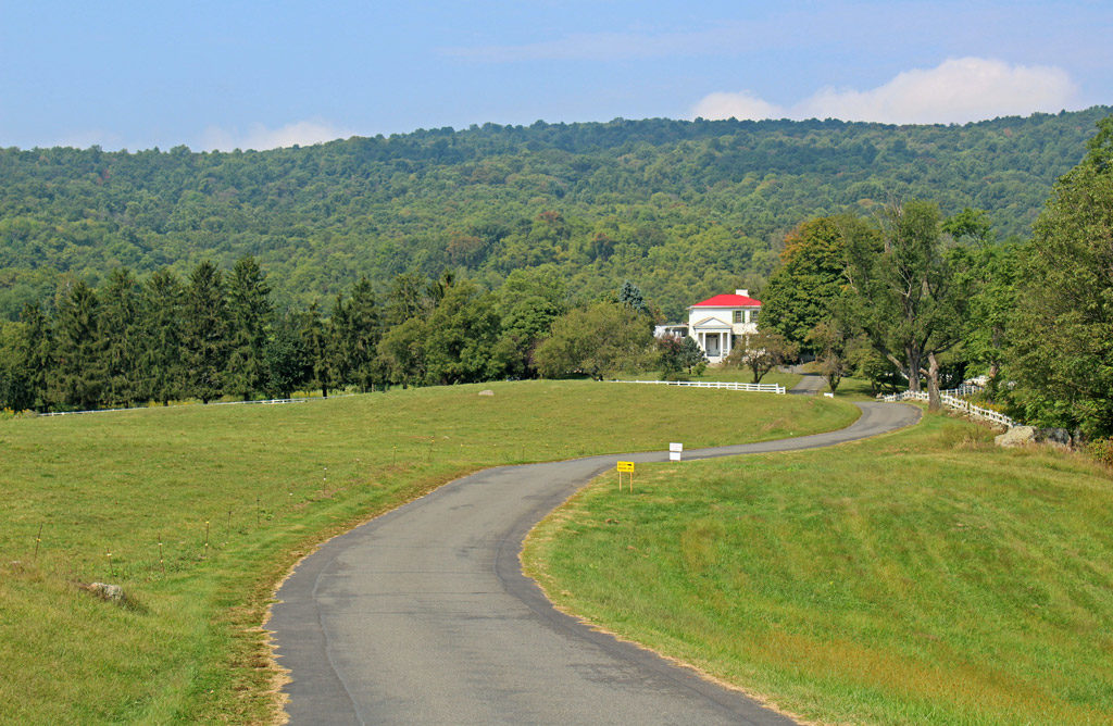 A trip to Hartland Orchard in Markham, Virginia to show you where we get our fresh mountain apples for cooking. | TheMountainKitchen.com