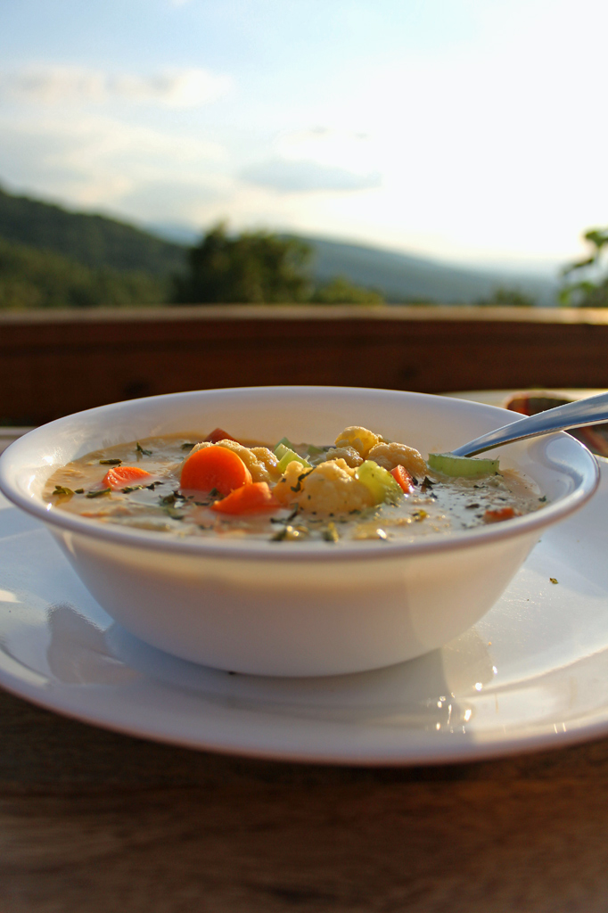 This cauliflower corn chowder is a hearty, rich, vegetable-heavy chowder is a simple recipe that calls for basic ingredients. Perfect to melt away the cold!