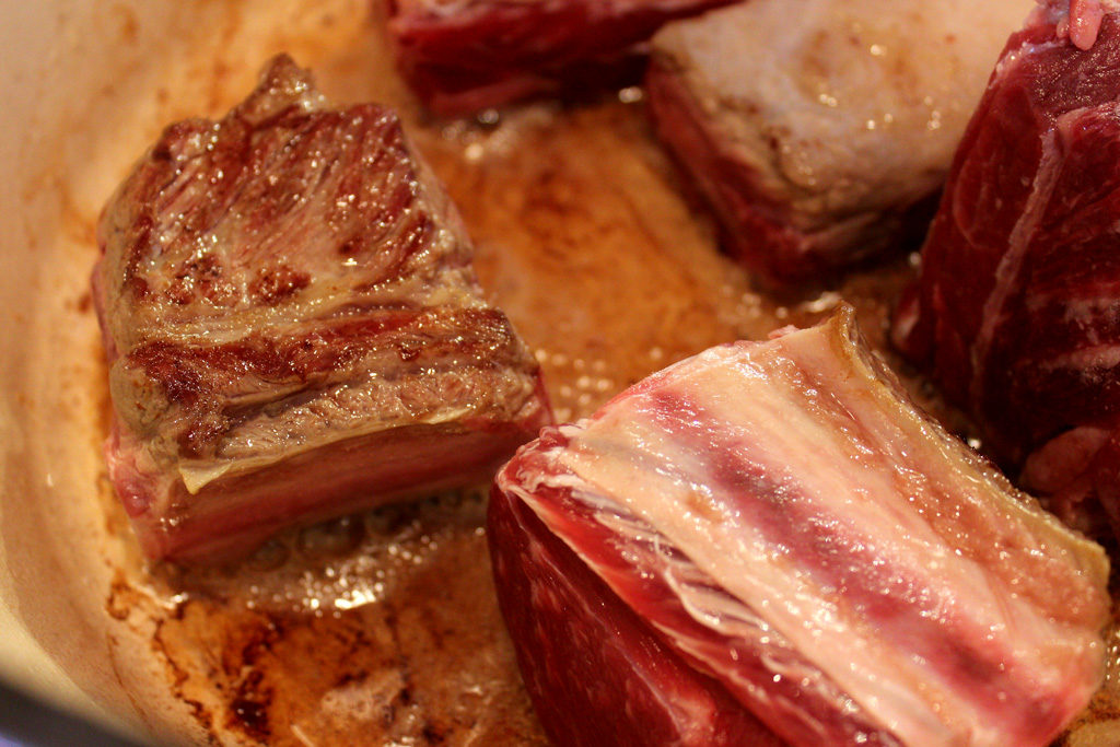 ribs in pot searing