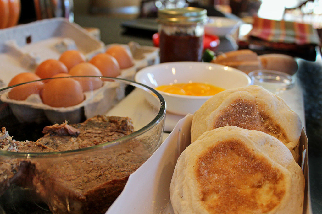 ingredients to make steak eggs benedict