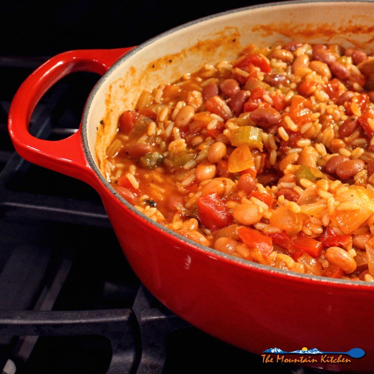 pot of vegetarian jambalaya