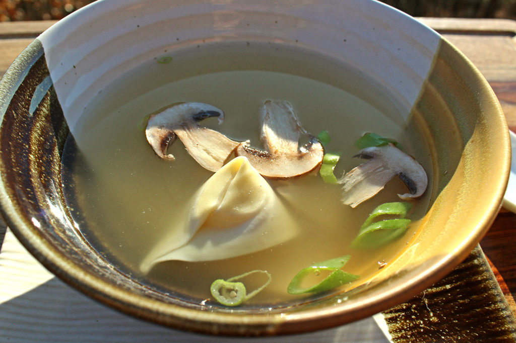 wonton soup in bowl
