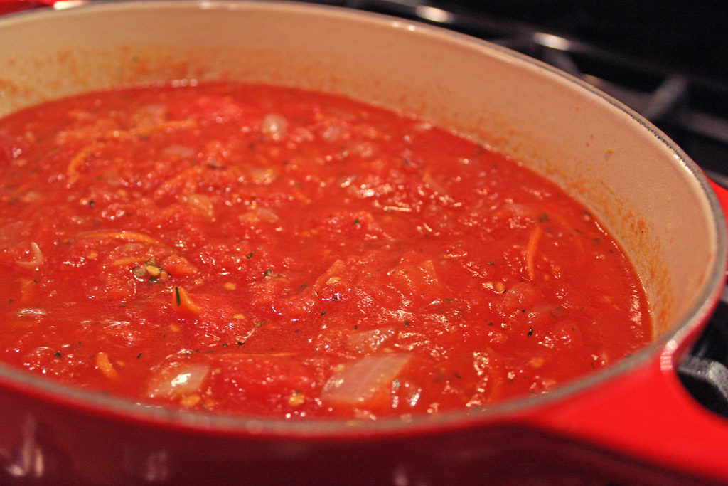 tomato sauce in pot