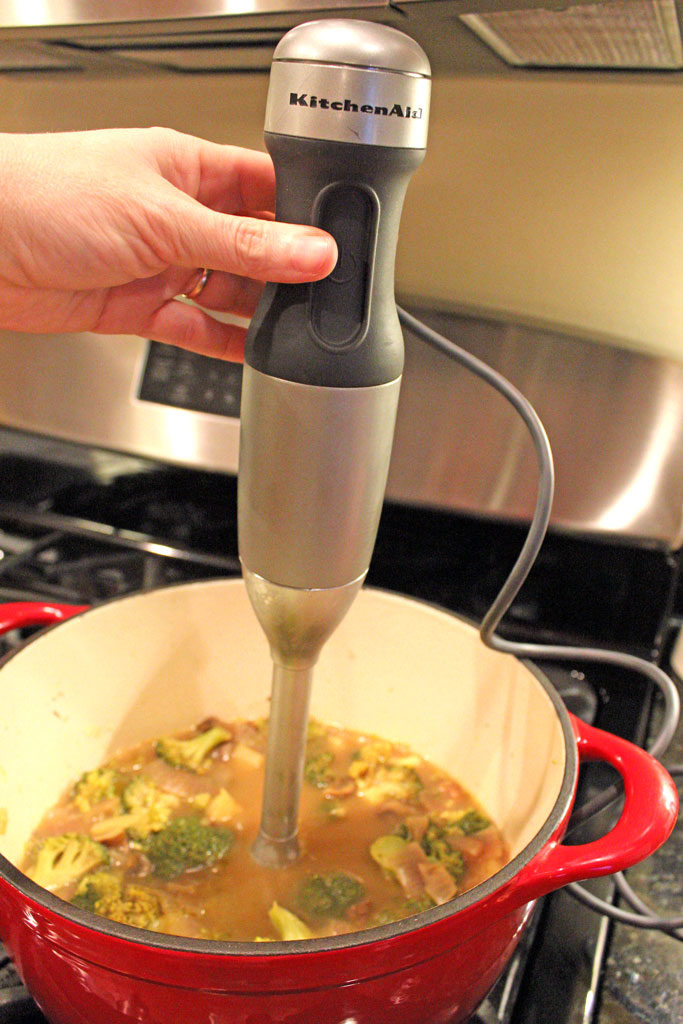 using immersion blender to blend puree