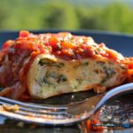 Spinach lasagna rolls: creamy ricotta and mozzarella cheeses mixed and fresh sauteed spinach, rolled inside lasagna noodles topped with marinara sauce. Yum! | TheMountainKitchen.com