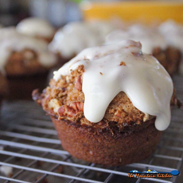 cinnamon roll muffin ready to eat
