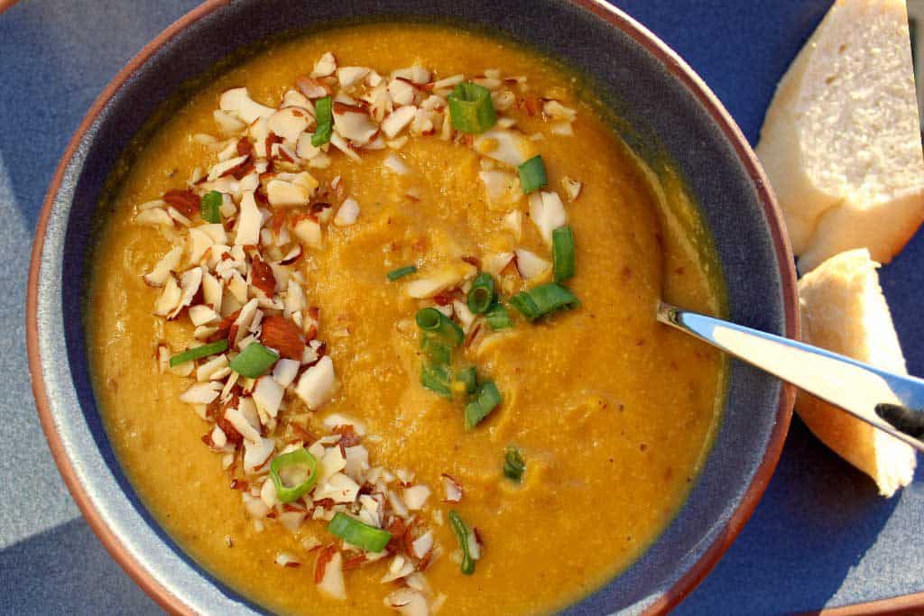 roasted pumpkin soup i bowl ready to eat