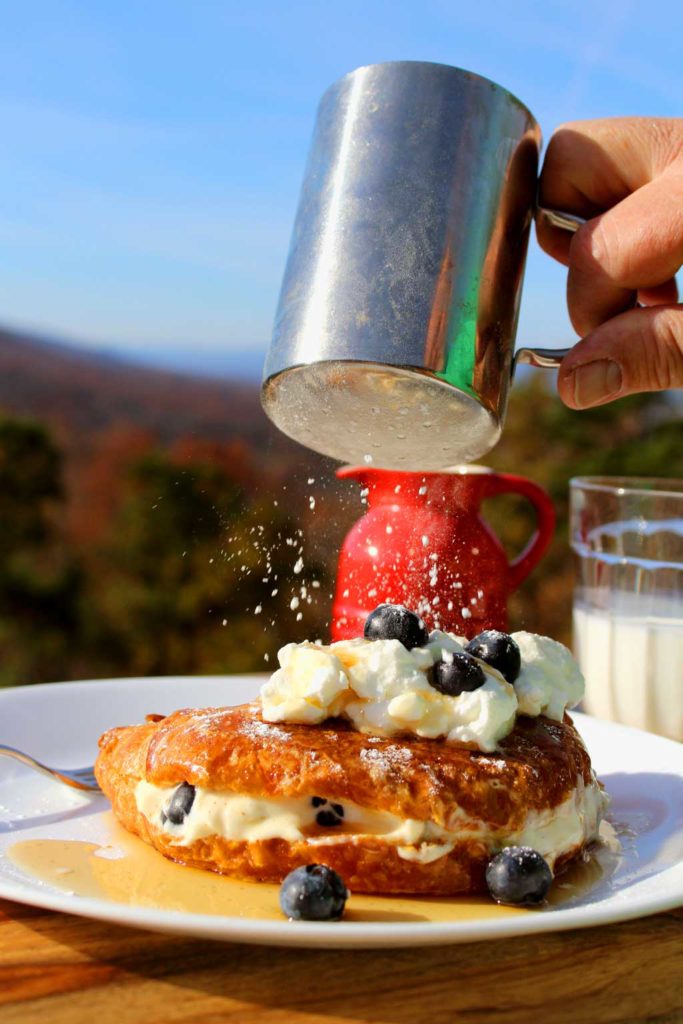dusting french toast with powdered sugar