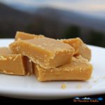 With only a few simple ingredients you can make rich, smooth and creamy melt in your mouth peanut butter fudge. Simply delicious fudge in minutes! | TheMountainKitchen.com