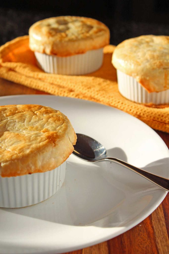 Healthy mushroom pot pies have the comfort of traditional pot pies without all the calories. Mushrooms smothered in cauliflower sauce with flaky crust. Yum!