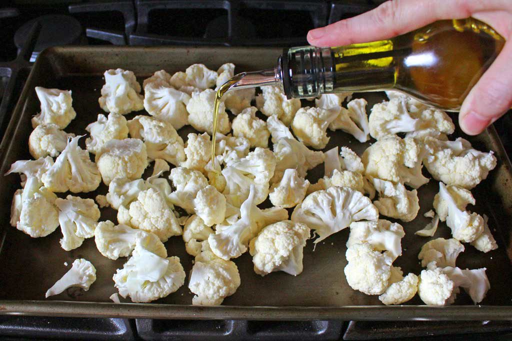 There's just something comforting about warm, flaky pot pie fresh out of the oven and this meatless version is sure to please the biggest of appetites. Mushrooms are the star of the show in these savory healthy mushroom pot pies, with vegetable filling smothered in a cauliflower sauce, with a tender flaky crust. | TheMountainKitchen.com