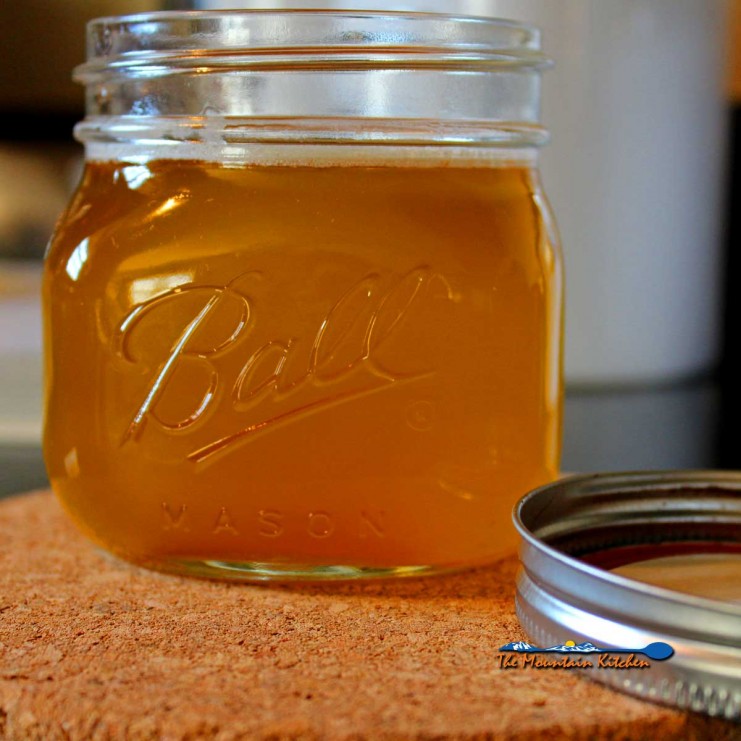 A flavourful and delicious fat for cooking, Ghee is rich in beneficial nutrients and easy enough to make at home in your own kitchen. Try this easy recipe! | TheMountainKitchen.com