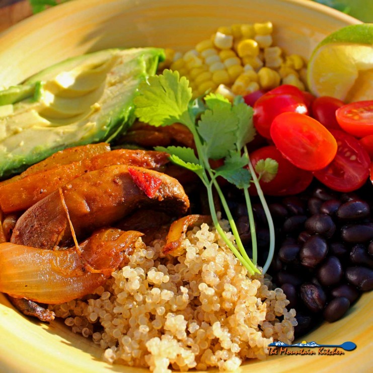 In just 20 minutes, you can whip up a healthy delicious meatless meal with these portobello quinoa fajita bowls! They are packed with flavor and the leftovers may be even better!