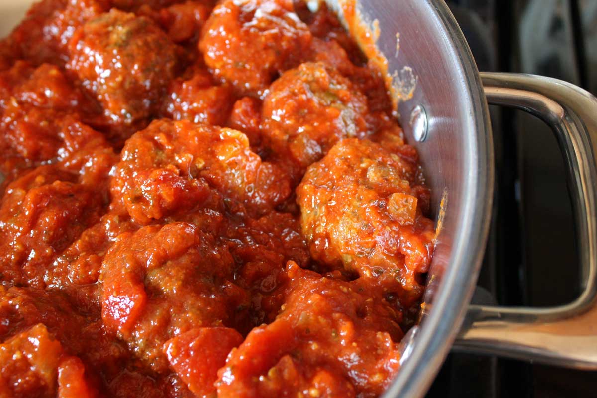 These easy Italian meatballs are really simple to make using basic ingredients for the most well-balanced meatballs you’ll ever put in your mouth!