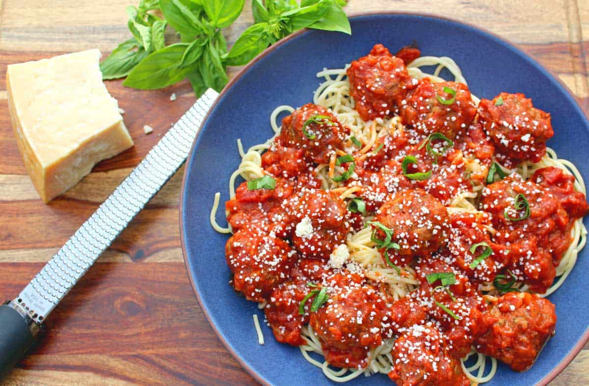 These easy Italian meatballs are really simple to make using basic ingredients for the most well-balanced meatballs you’ll ever put in your mouth!