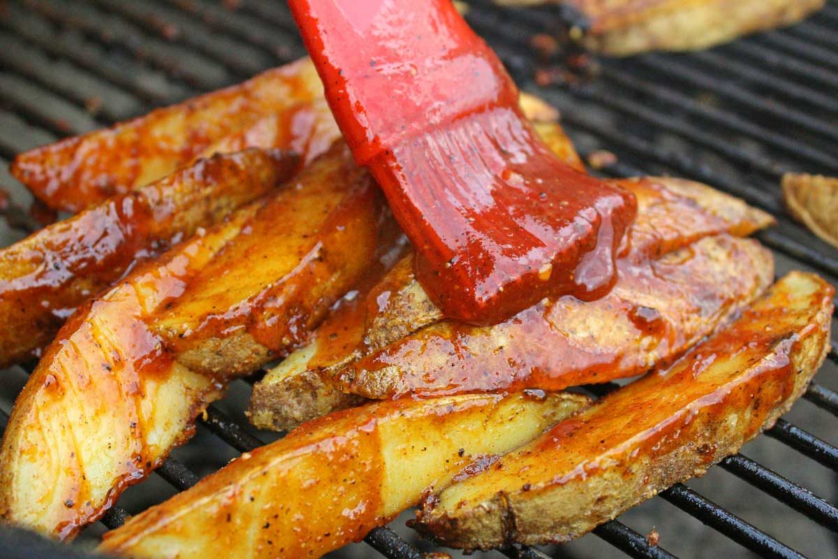 saucing potato wedges
