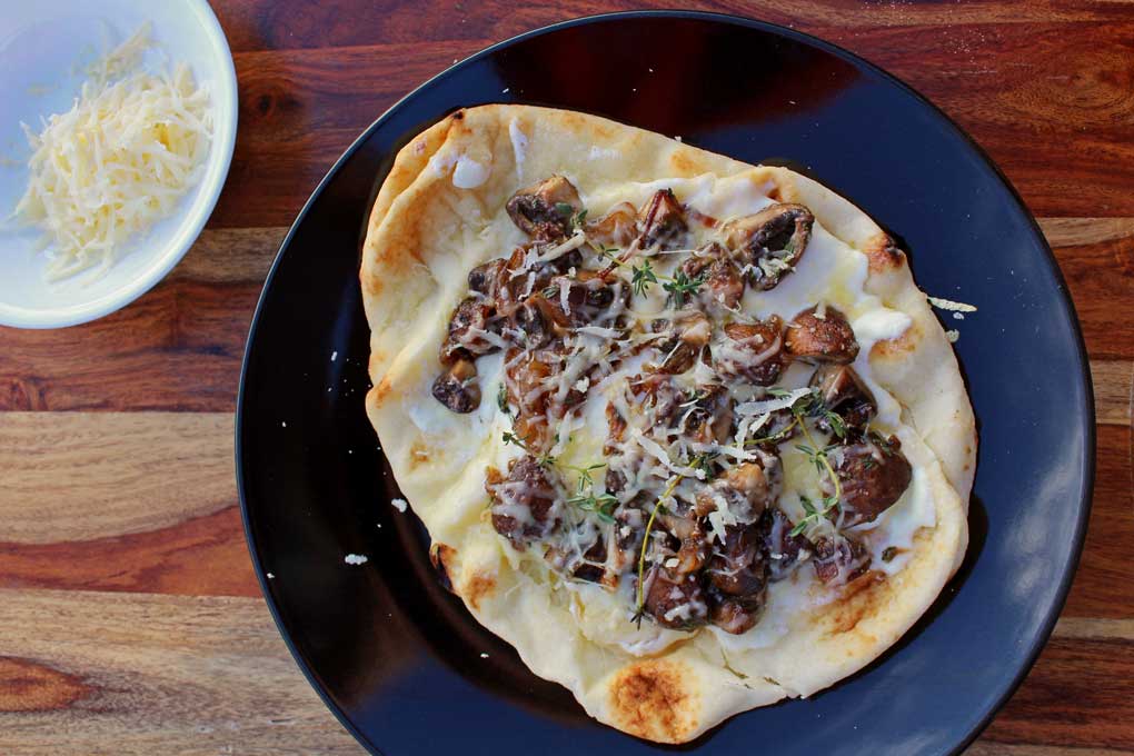 mushroom flatbread pizza