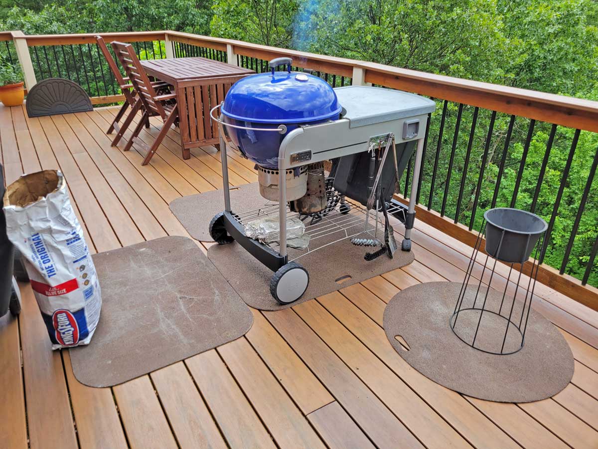 deck and grill with grilling mats