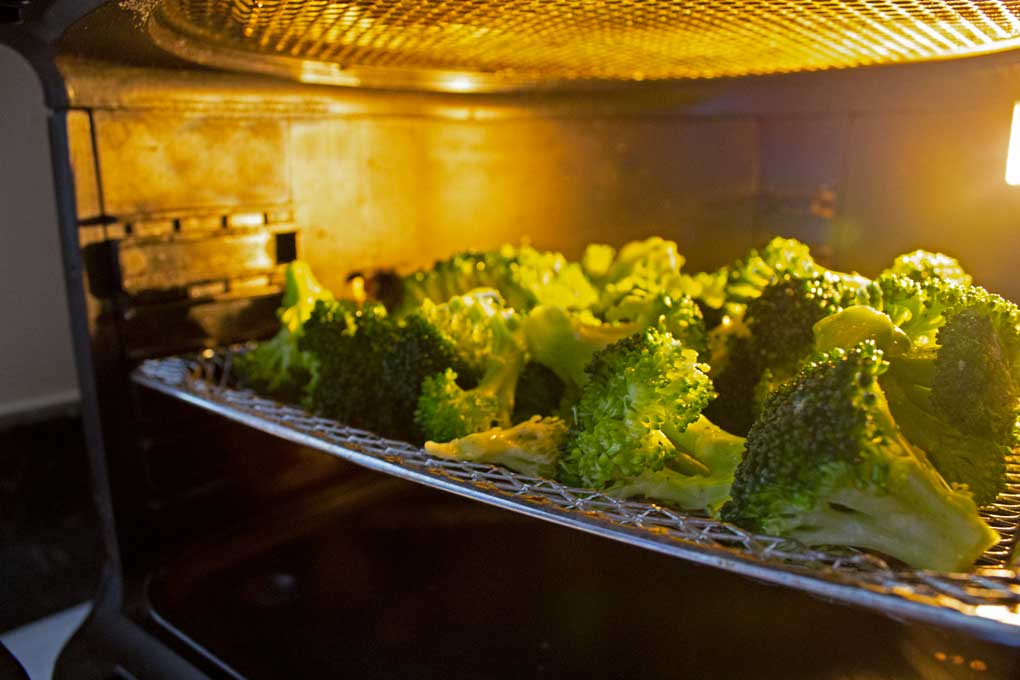 broccoli inside air fryer